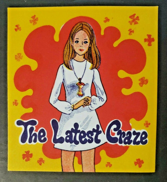 Vintage The Latest Craze Girl Necklace Vending Machine Sign NOS SKU 201