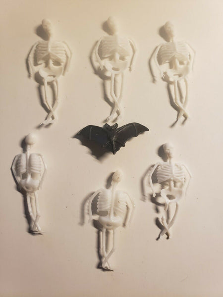 Vintage 6 Skeletons 1 Bat Charms Halloween Charms 1960s Hong Kong Vending NOS
