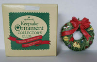 1987 Hallmark 'Wreath Of Memories' Dated Charter Club Ornament In Box U19