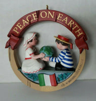 1991 Hallmark  Peace On Earth  Italy Collector's Series Keepsake Ornament U19