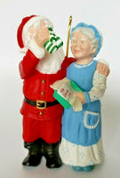 1994 Hallmark Keepsake Handwarming Present Mr & Mrs Claus Christmas Ornament U19