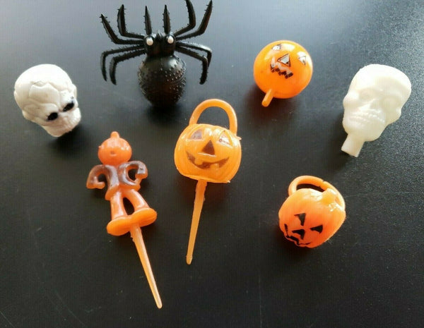 Vintage Halloween Cake Toppers Scarecrow Pumpkin Rings and more Lot of 7 H1