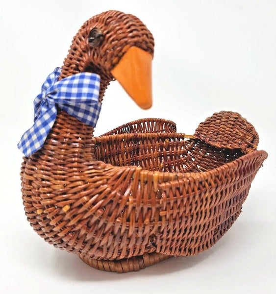 Vintage Avon Wicker Menagerie Goose with Bow Basket Avon Gift Collection U97