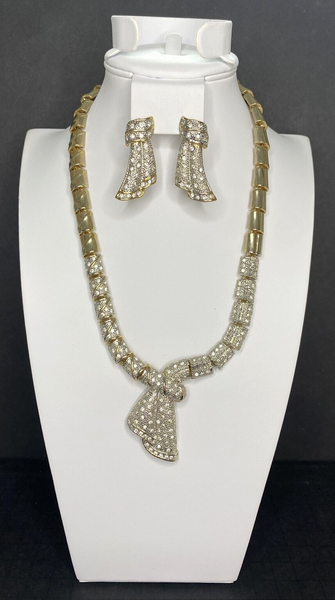 Premier Designs Jewelry Silver Rhinestone Statement Necklace & Earrings PD17