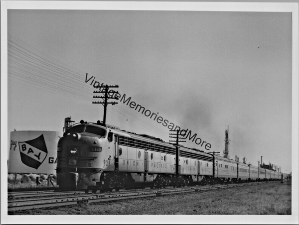 Vintage Union Pacific Railroad 928 Diesel Locomotive 5" x 7" Real Photo T2-440