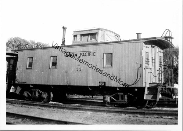 Vintage Union Pacific Railroad 55 Caboose T3-582