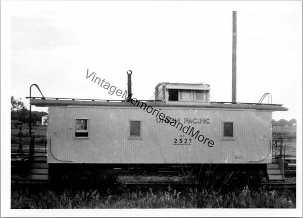 Vintage Union Pacific Railroad 2527 Caboose T3-584