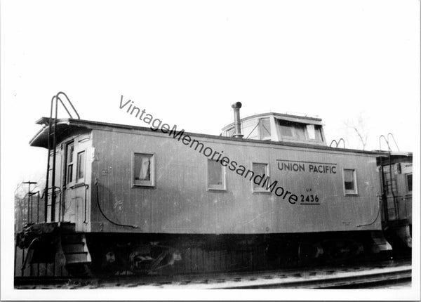 Vintage Union Pacific Railroad 2436 Caboose T3-583