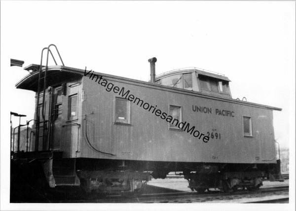 Vintage Union Pacific Railroad 2691 Caboose T3-585