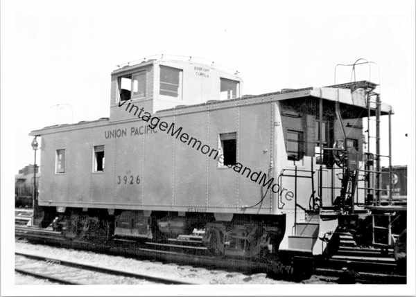 Vintage Union Pacific Railroad 3926 Caboose T3-586