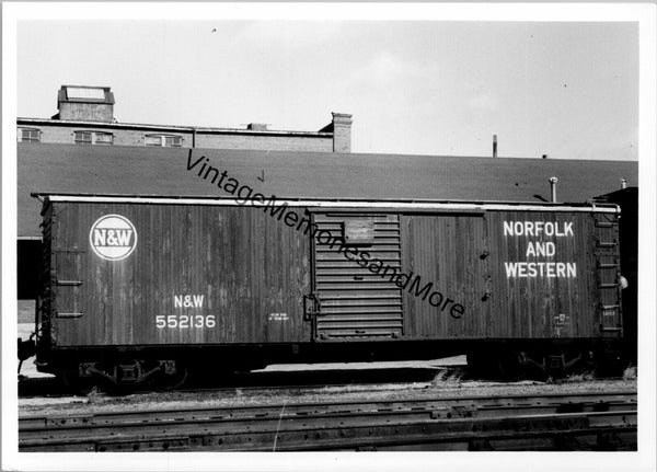 Vtg Norfolk and Western Railroad 552136 Wood M of W Box Car - Muncie, IN T3-430