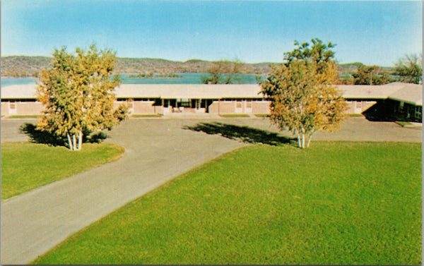 Harbor Motel Bellevue Iowa Postcard PC452