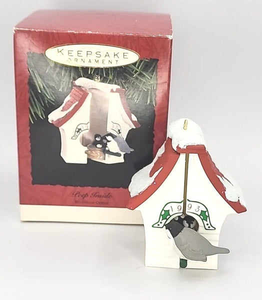 1993 Hallmark Peep Inside Birdhouse Opens Keepsake Ornament U6