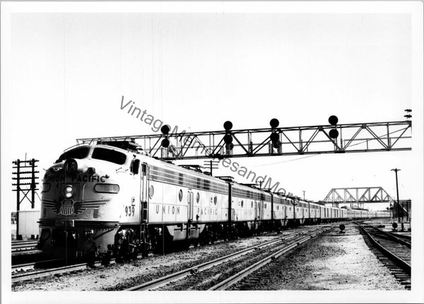 Vintage Union Pacific Railroad 939 Deisel Engine T3-610