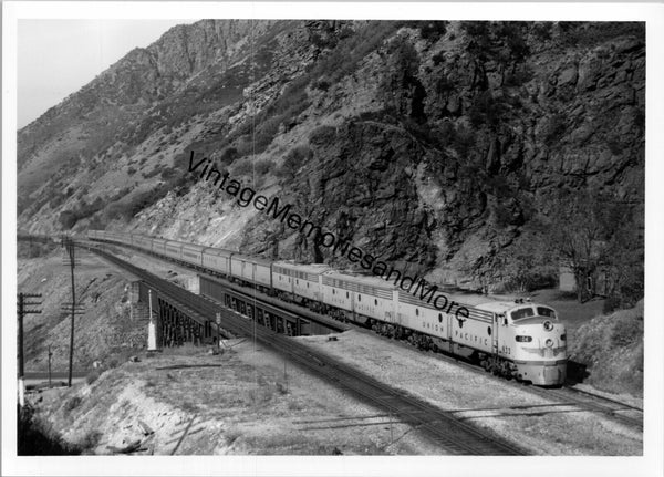 Vintage Union Pacific Railroad 933 Deisel Engine T3-609